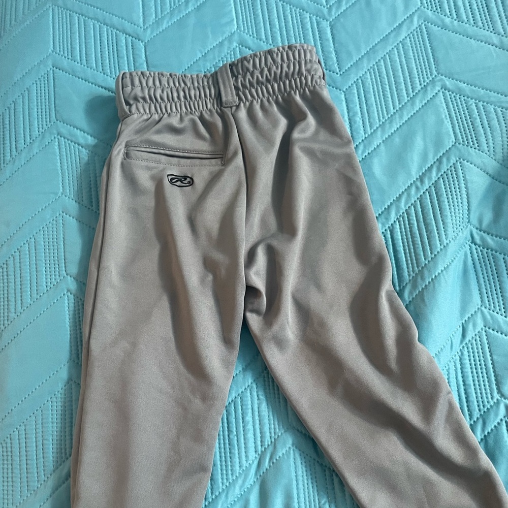 Youth size small baseball pants.